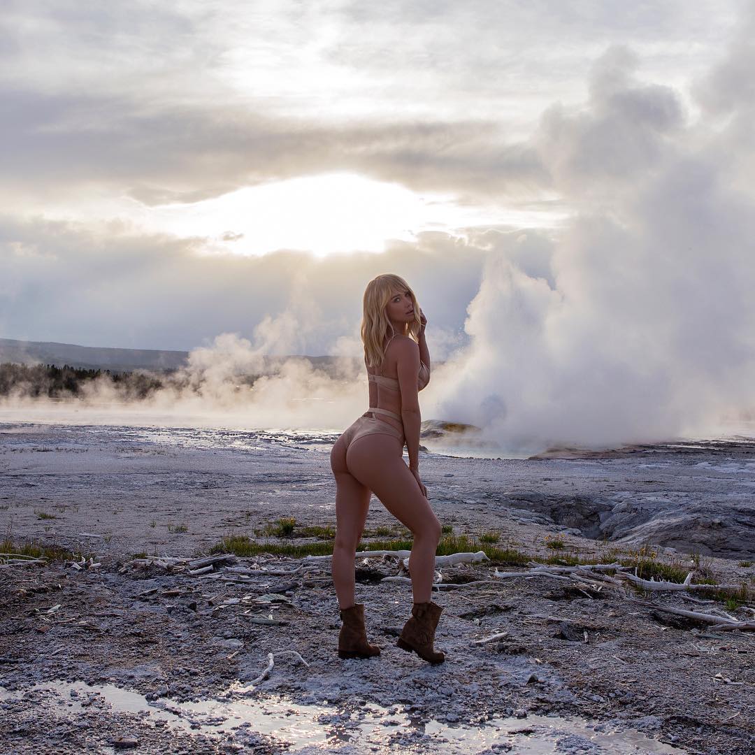 Yellowstone Nude.
